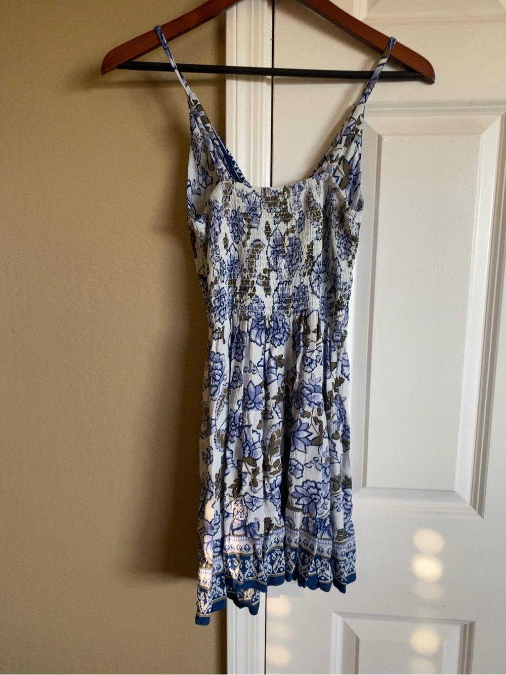 Angie Blue Floral Boho Twist Front Cutout Mini Dress Size M - Picture 3 of 9